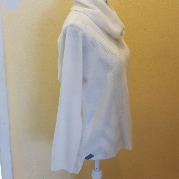 Ellen Tracy 100% cashmere cowl neck sweater - Picture 3 of 6